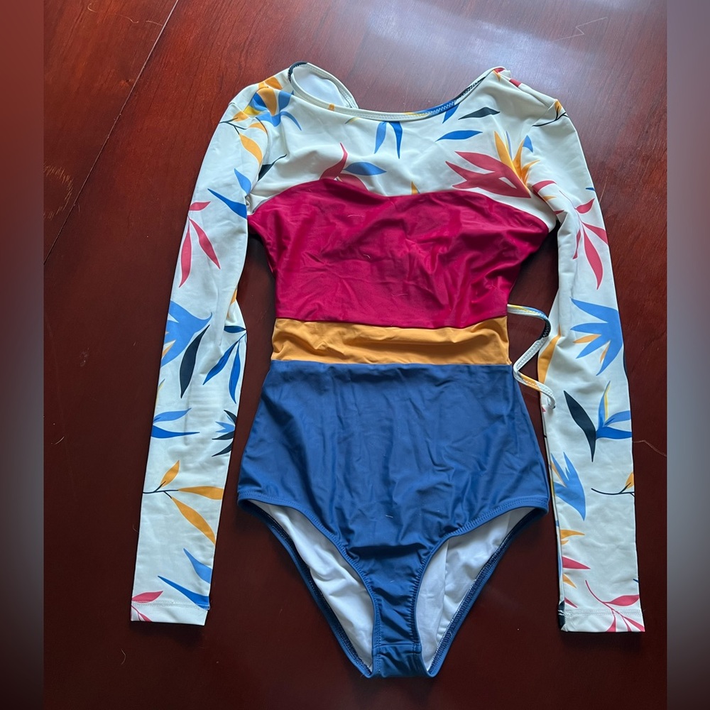 Seea swim long sleeve one piece swimsuit size small